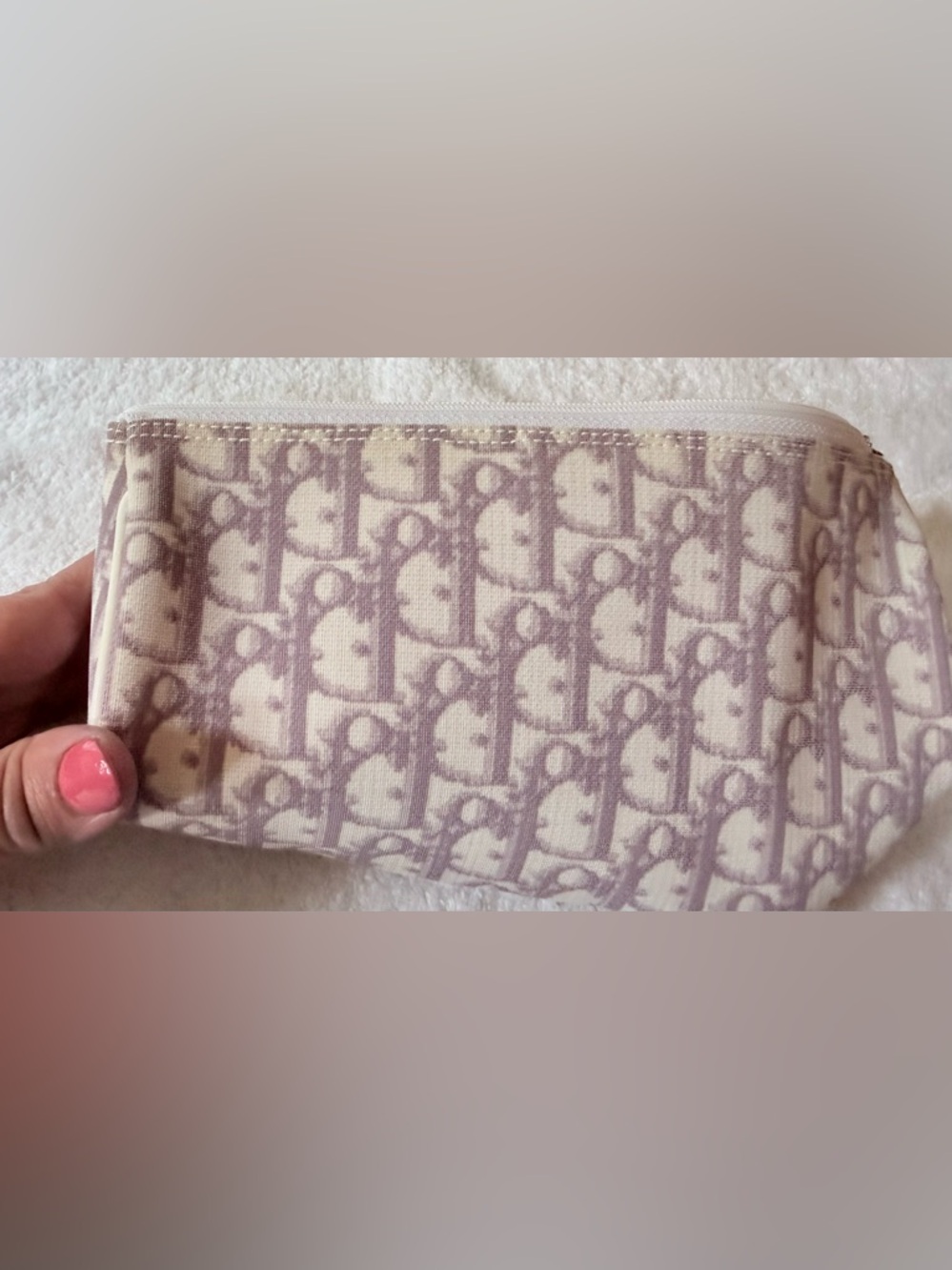 Dior Lavender and Cream Monogram Zip Pouch - Picture 3 of 11
